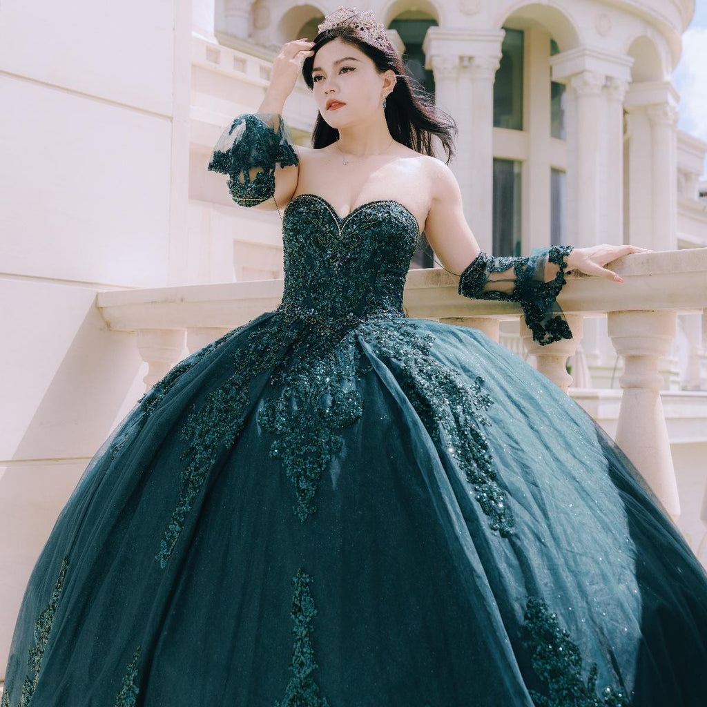 (LIVE 8) 15 Quince Ball gown Strapless