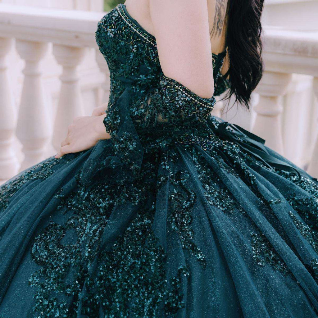 (LIVE 8) 15 Quince Ball gown Strapless