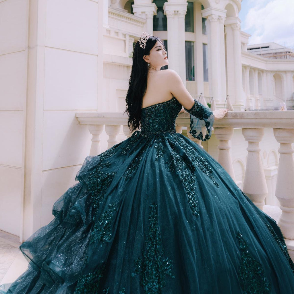 (LIVE 8) 15 Quince Ball gown Strapless